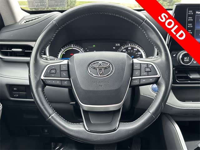 Thumbnail: 2022 Toyota Highlander - 2