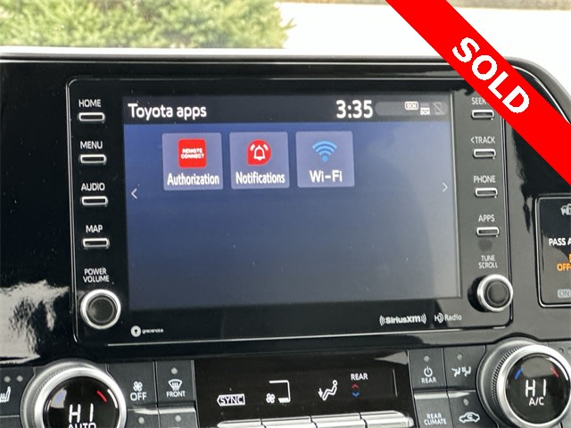 Thumbnail: 2022 Toyota Highlander - 22