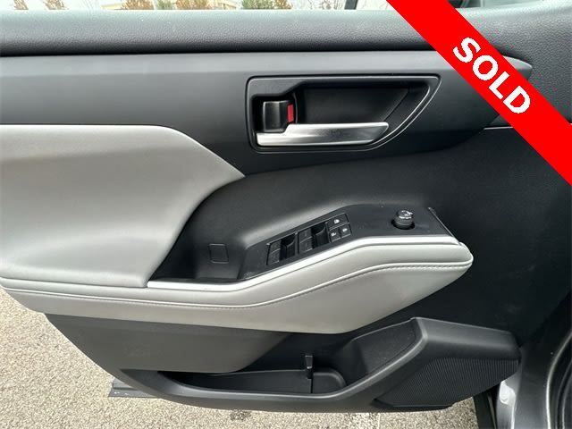 Thumbnail: 2022 Toyota Highlander - 25