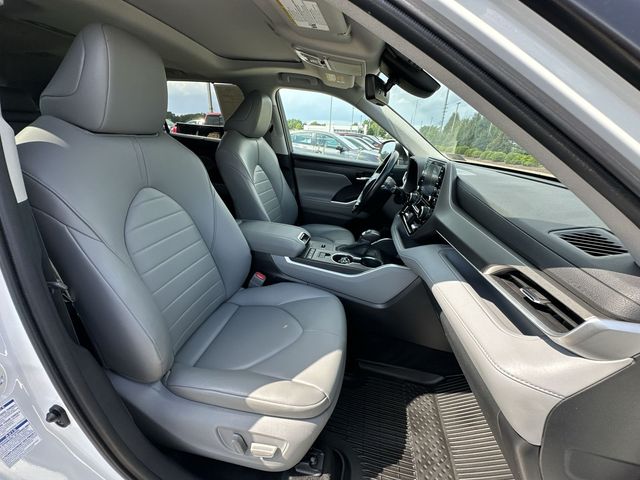 Thumbnail: 2020 Toyota Highlander - 28