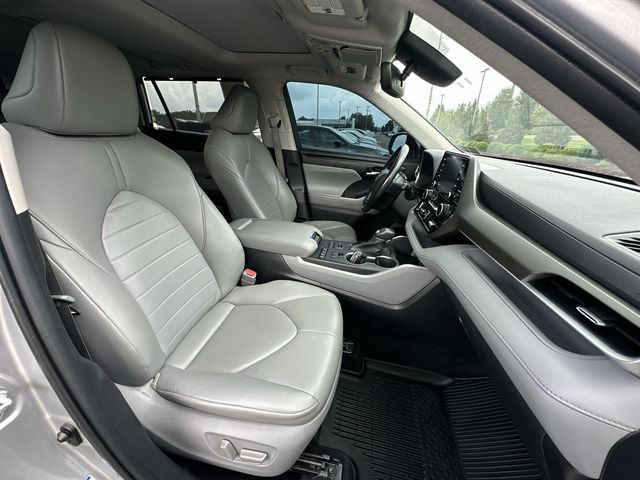 Thumbnail: 2020 Toyota Highlander - 26