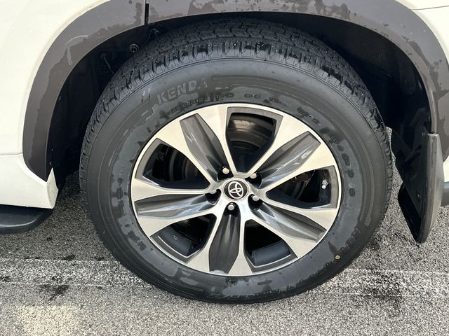 Thumbnail: 2020 Toyota Highlander - 8