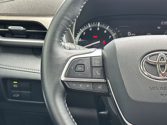 Thumbnail: 2020 Toyota Highlander - 16