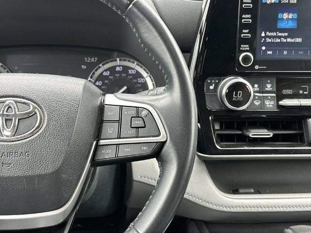 Thumbnail: 2022 Toyota Highlander - 16