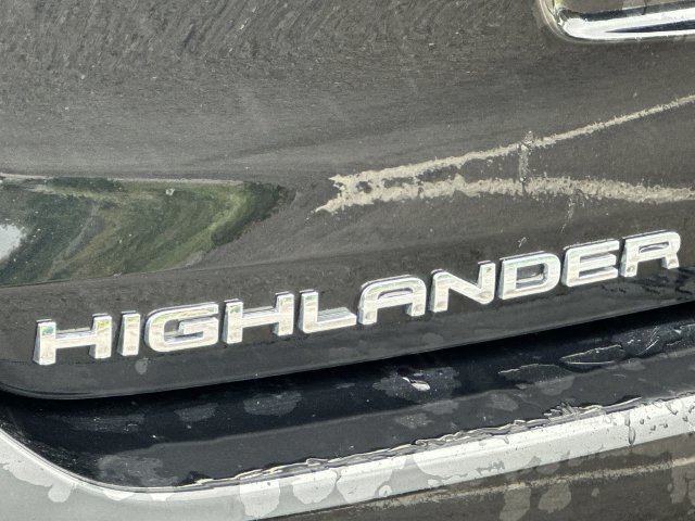 Thumbnail: 2022 Toyota Highlander - 21