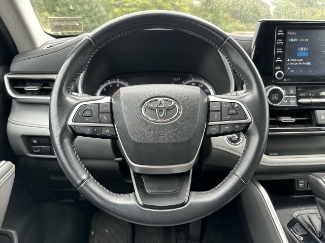 Thumbnail: 2022 Toyota Highlander - 2