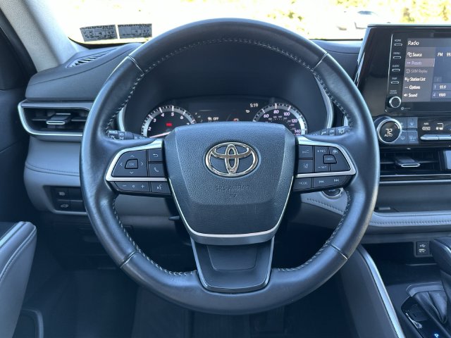 Thumbnail: 2022 Toyota Highlander - 2