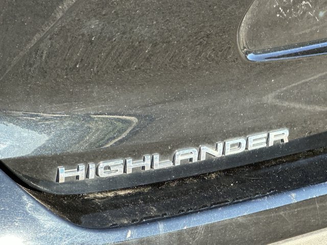 Thumbnail: 2022 Toyota Highlander - 32