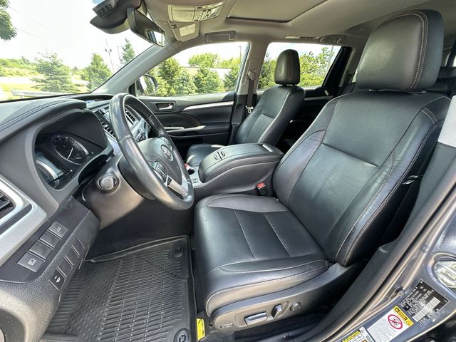 Thumbnail: 2019 Toyota Highlander - 11