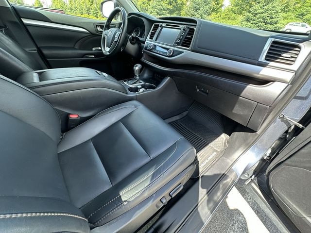 Thumbnail: 2019 Toyota Highlander - 12