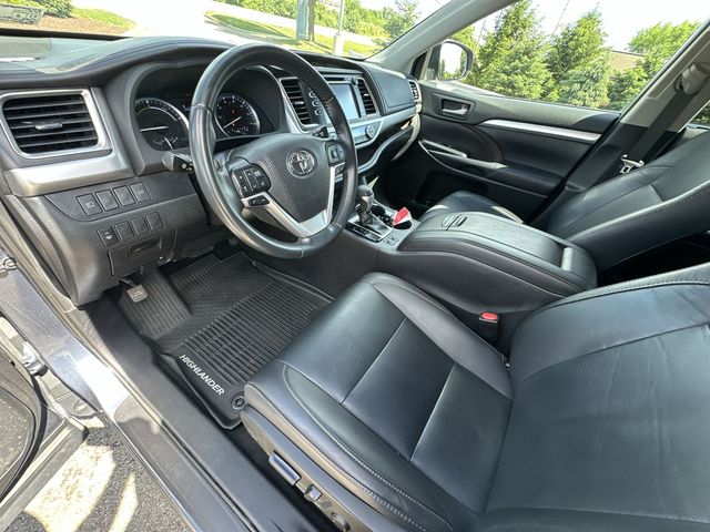 Thumbnail: 2019 Toyota Highlander - 10