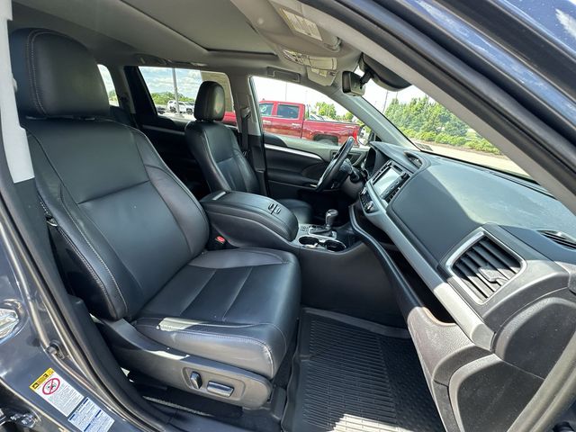 Thumbnail: 2019 Toyota Highlander - 28