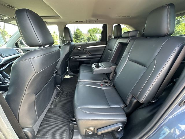 Thumbnail: 2019 Toyota Highlander - 13