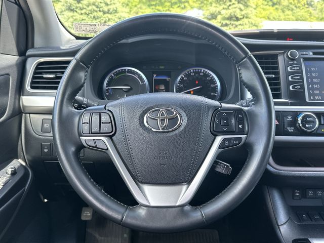 Thumbnail: 2019 Toyota Highlander - 2