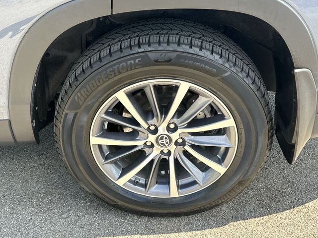 Thumbnail: 2019 Toyota Highlander - 8