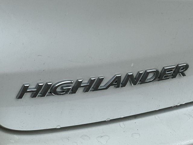 Thumbnail: 2016 Toyota Highlander - 23