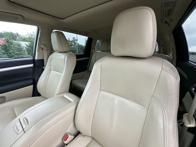 Thumbnail: 2016 Toyota Highlander - 9