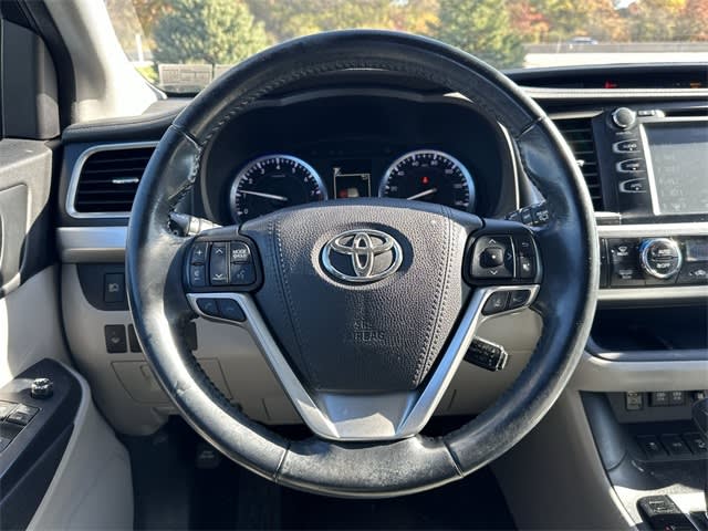 Thumbnail: 2017 Toyota Highlander - 2