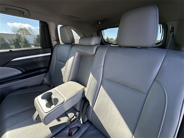 Thumbnail: 2017 Toyota Highlander - 10