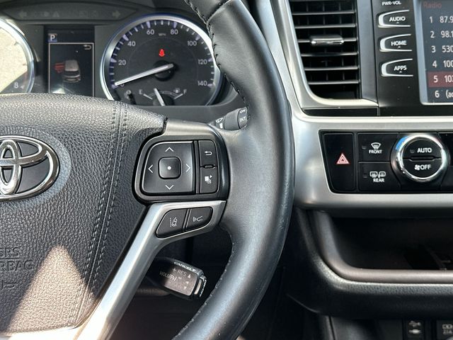 Thumbnail: 2019 Toyota Highlander - 18