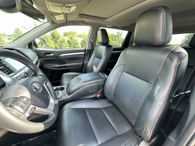 Thumbnail: 2019 Toyota Highlander - 9