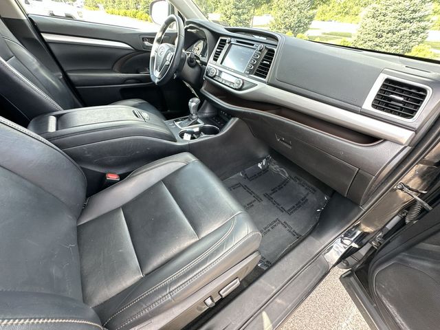 Thumbnail: 2019 Toyota Highlander - 10