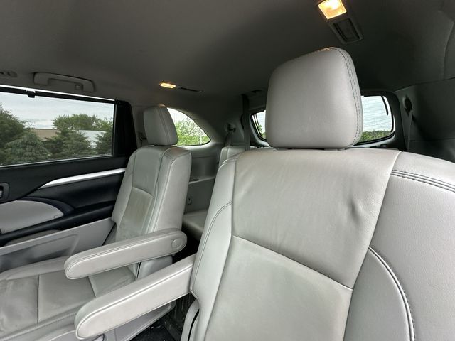 Thumbnail: 2019 Toyota Highlander - 10