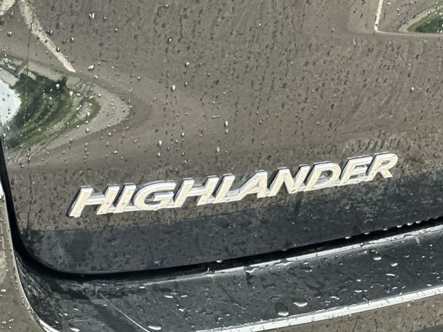 Thumbnail: 2019 Toyota Highlander - 23