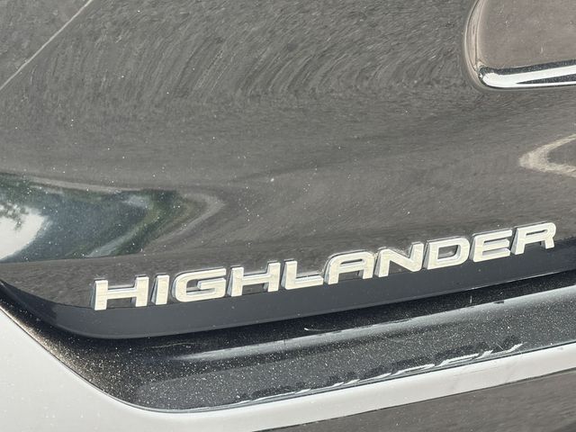 Thumbnail: 2023 Toyota Highlander - 31