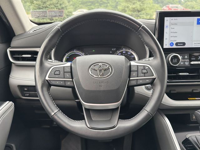 Thumbnail: 2023 Toyota Highlander - 2