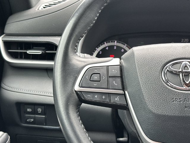 Thumbnail: 2023 Toyota Highlander - 16