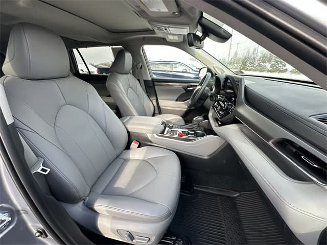 Thumbnail: 2024 Toyota Highlander - 28