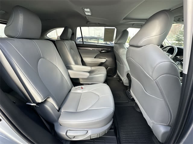 Thumbnail: 2024 Toyota Highlander - 30