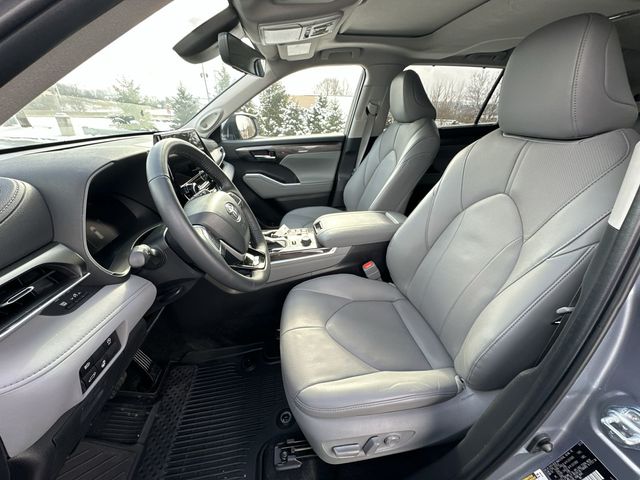 Thumbnail: 2024 Toyota Highlander - 12