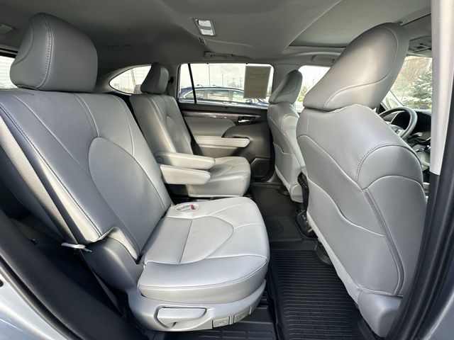 Thumbnail: 2024 Toyota Highlander - 30