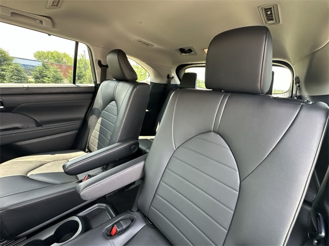 2024 Toyota Highlander XLE 8