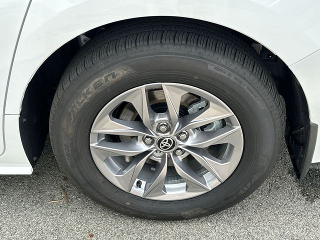 Thumbnail: 2026 Toyota Sienna - 7