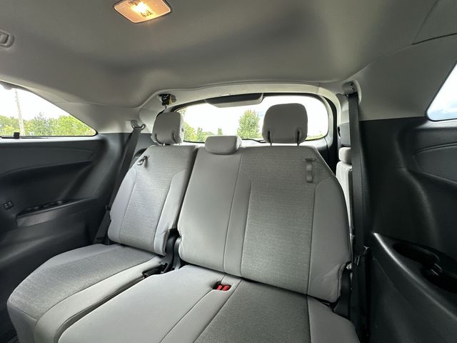 Thumbnail: 2026 Toyota Sienna - 10