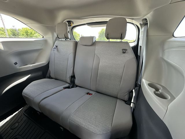 Thumbnail: 2024 Toyota Sienna - 31