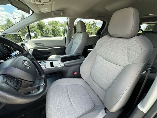 Thumbnail: 2024 Toyota Sienna - 10