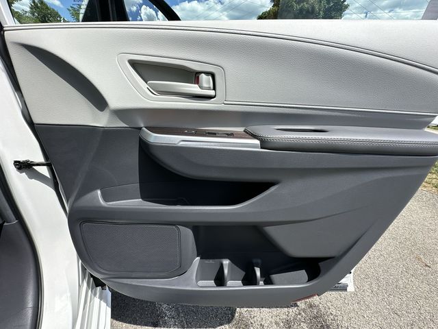 Thumbnail: 2024 Toyota Sienna - 24