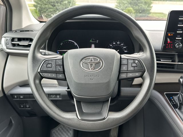 Thumbnail: 2022 Toyota Sienna - 2