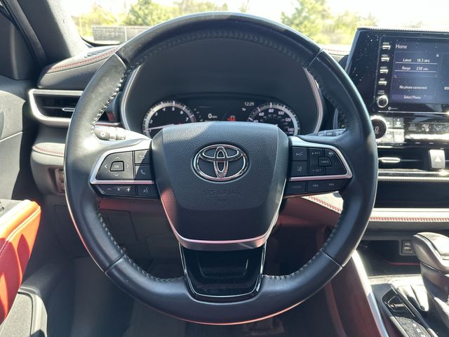 Thumbnail: 2022 Toyota Highlander - 2