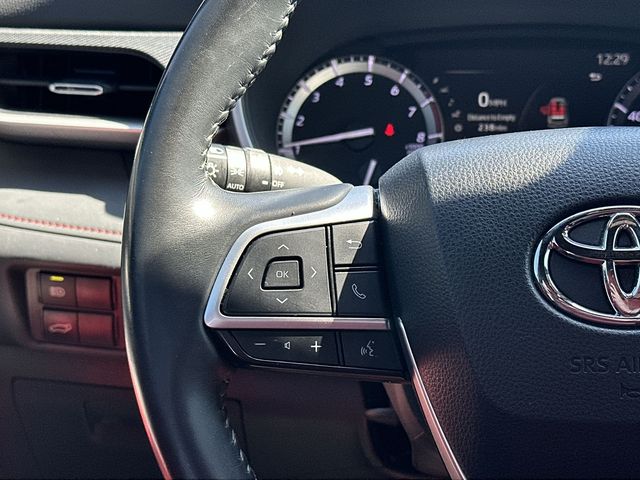 Thumbnail: 2022 Toyota Highlander - 16