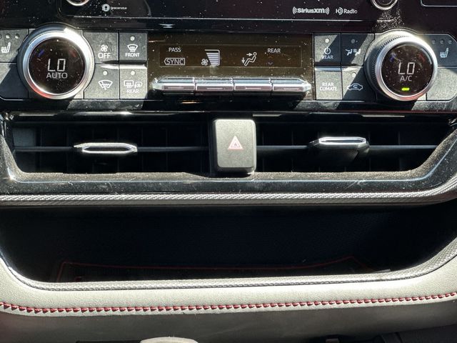 Thumbnail: 2022 Toyota Highlander - 20