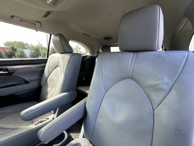 Thumbnail: 2021 Toyota Highlander - 10