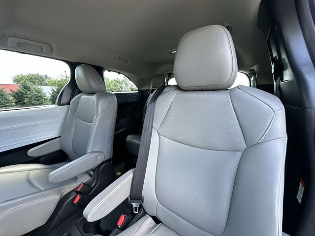 Thumbnail: 2026 Toyota Sienna - 10