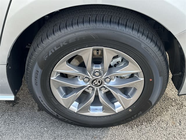 Thumbnail: 2025 Toyota Sienna - 7