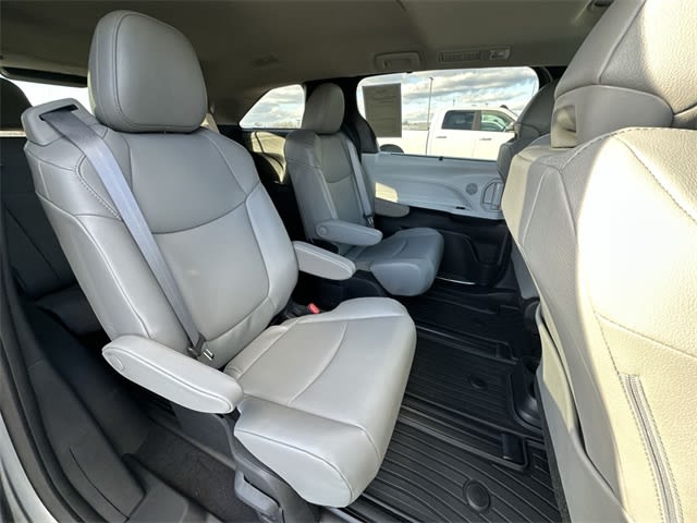 Thumbnail: 2025 Toyota Sienna - 29