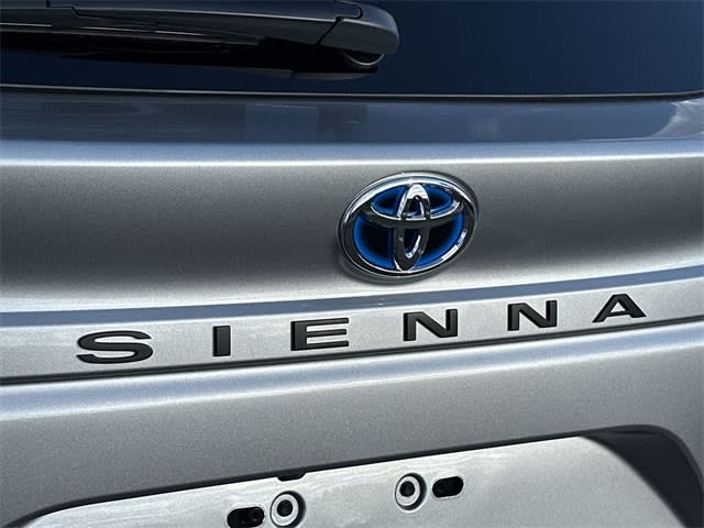 Thumbnail: 2025 Toyota Sienna - 32